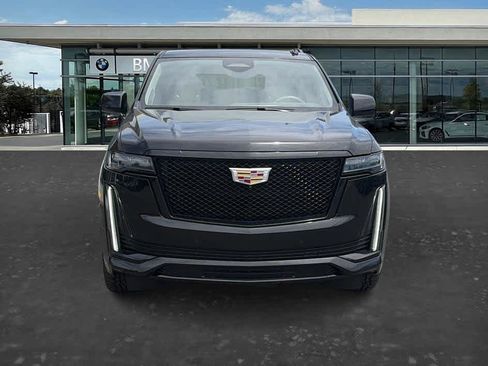 Used 2022 Cadillac Escalade Sport Platinum AWD/4WD image 2