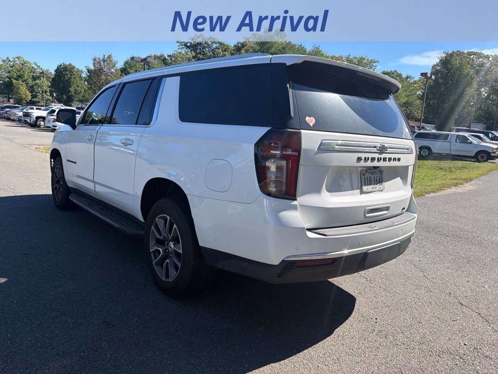 Used 2022 Chevrolet Suburban LT w/ LT Signature Package AWD/4WD image 8