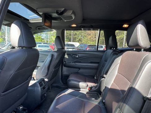 Used 2021 Honda Pilot Black Edition image 9
