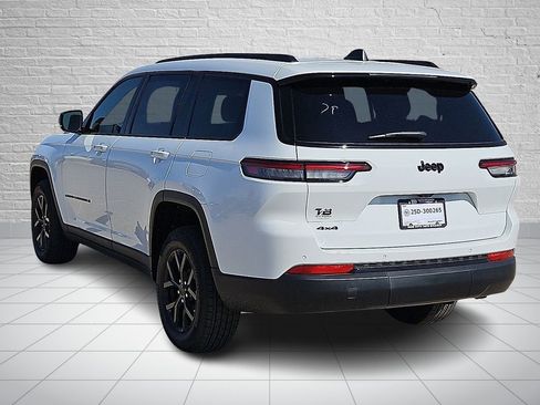 New 2025 Jeep Grand Cherokee L Laredo image 3