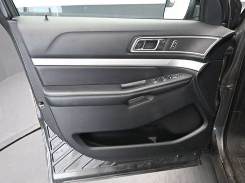 Used 2016 Ford Explorer XLT AWD/4WD image 16