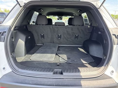 Certified 2025 Chevrolet Equinox LT w/ Safety and Technology Package FWD image 29