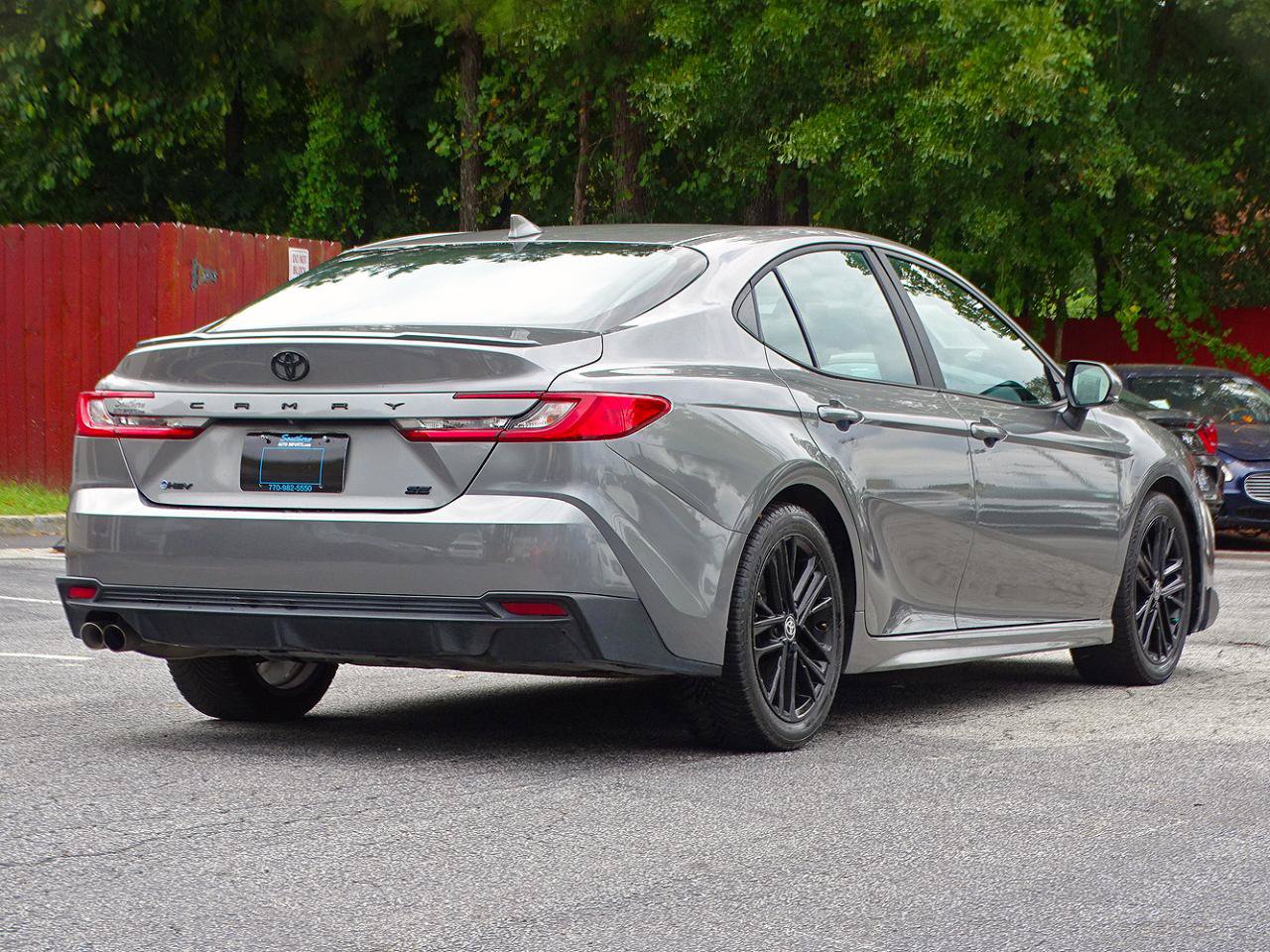 Used 2025 Toyota Camry SE w/ Convenience Package FWD image 10
