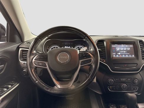 Used 2020 Jeep Cherokee Latitude w/ Cold Weather Group AWD/4WD image 24