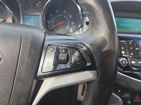 Used 2013 Chevrolet Cruze LT w/ RS Package image 18