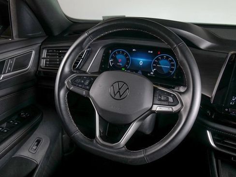 Used 2024 Volkswagen Atlas Cross Sport SE AWD/4WD image 13