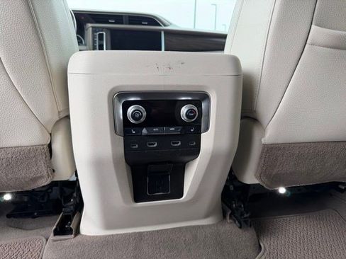 Used 2021 GMC Yukon XL Denali image 17