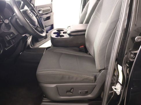 Used 2022 RAM 2500 Big Horn w/ Night Edition AWD/4WD image 12