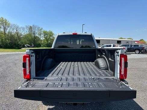 Used 2025 Ford F250 XLT w/ Black Appearance Package AWD/4WD image 18