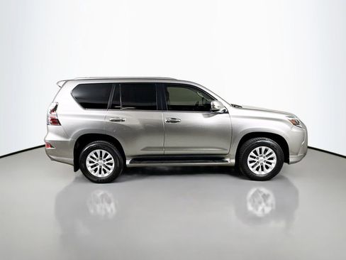 Used 2021 Lexus GX 460 Premium w/ Premium Package image 4