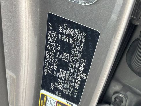 Used 2025 Kia Soul LX w/ LX Technology Package FWD image 31