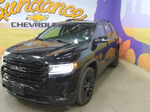 Used 2023 GMC Acadia SLT w/ GMC Pro Grade Package AWD/4WD image 4