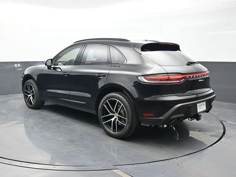 Certified 2025 Porsche Macan AWD/4WD image 3