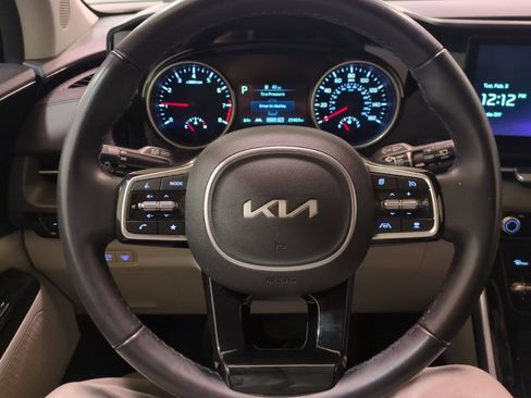 Certified 2023 Kia Carnival EX image 23