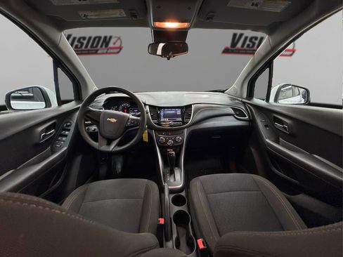 Used 2018 Chevrolet Trax LS image 27