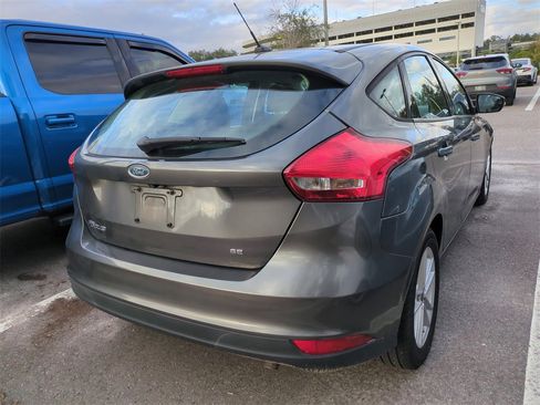 Used 2017 Ford Focus SE image 4