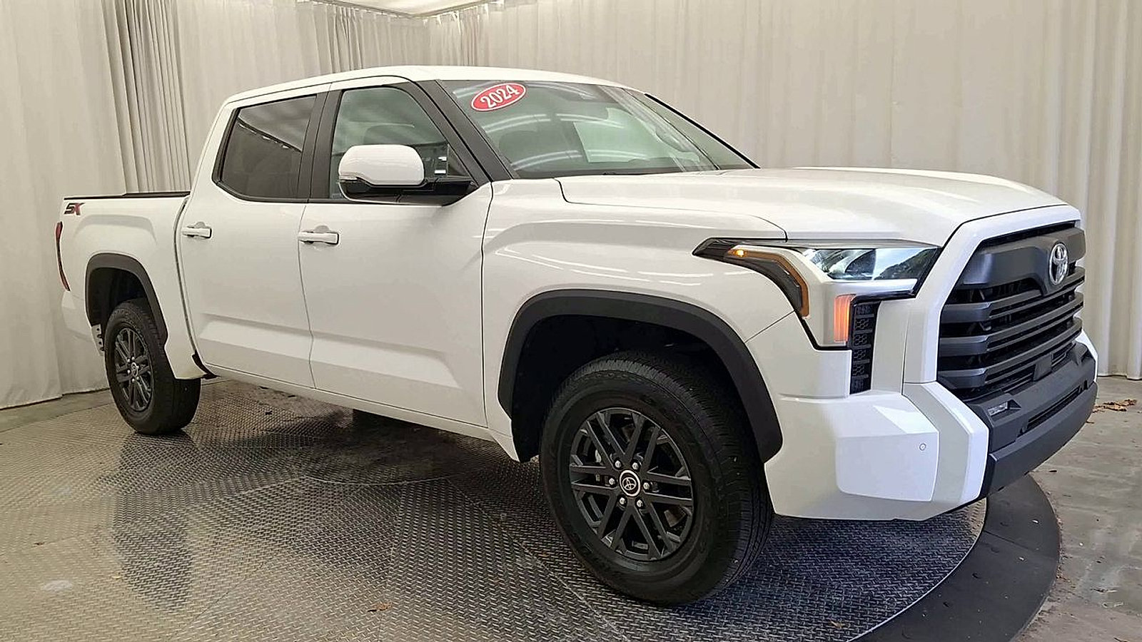 Used 2024 Toyota Tundra SR5 w/ SR5 Convenience Package AWD/4WD image 7