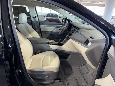 Used 2022 Cadillac XT5 Premium Luxury image 10