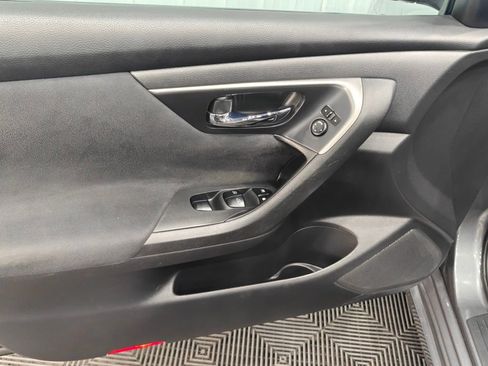 Used 2015 Nissan Altima 2.5 SV w/ Convenience Package image 30