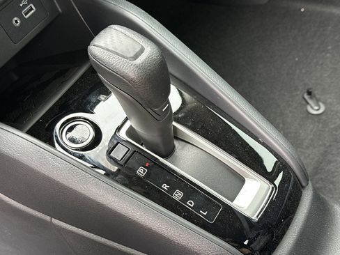 New 2025 Nissan Kicks SR image 31