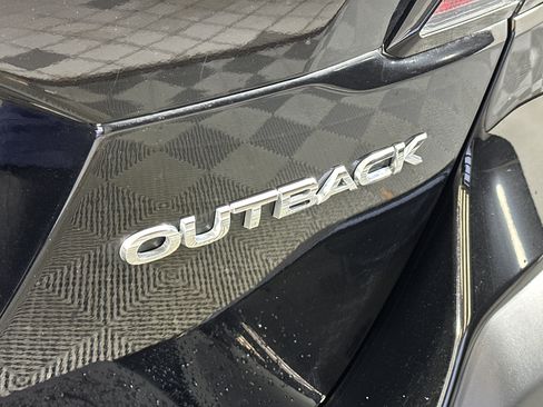 Used 2025 Subaru Outback Premium w/ Popular Package #1A image 17