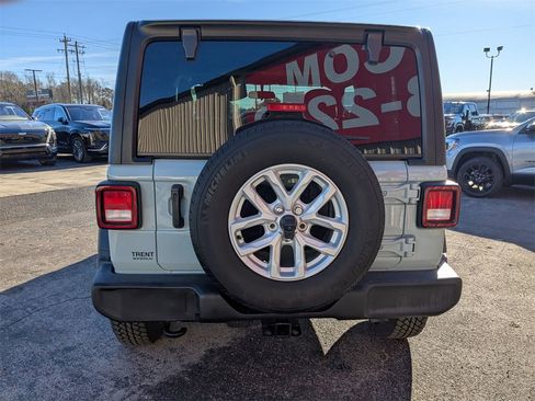 Used 2023 Jeep Wrangler Sport S image 4