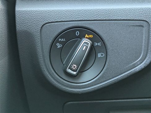 Certified 2023 Volkswagen Atlas SEL image 38