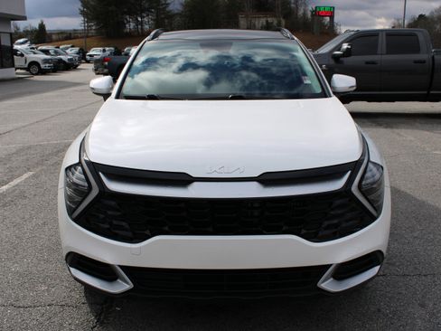 Used 2024 Kia Sportage EX w/ EX Premium Package image 3