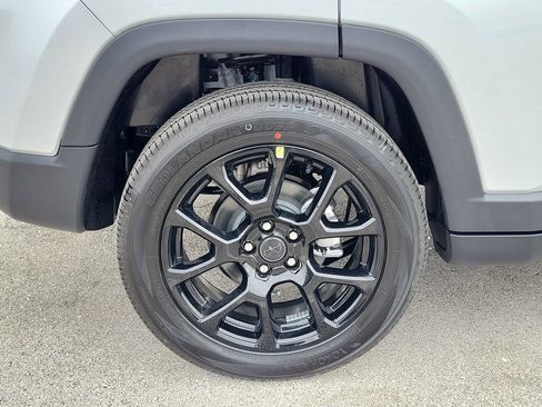 New 2026 Jeep Compass Latitude image 7