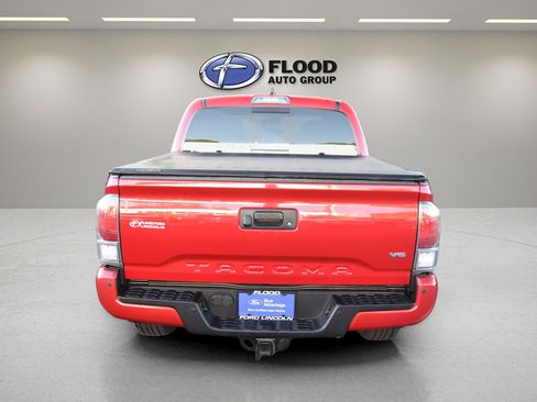 Used 2020 Toyota Tacoma TRD Off-Road w/ Technology Package AWD/4WD image 5