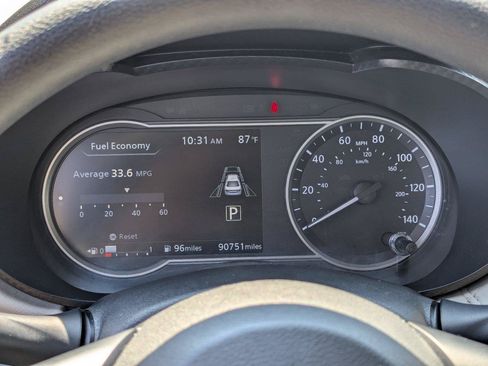 Used 2021 Nissan Versa SV FWD image 14