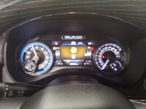 Used 2020 RAM 1500 Limited AWD/4WD image 9
