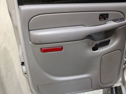 Used 2007 GMC Sierra 2500 SLT w/ Heavy-Duty Power Package image 23