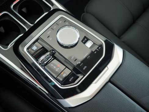 New 2026 BMW 740i w/ Premium Package image 19