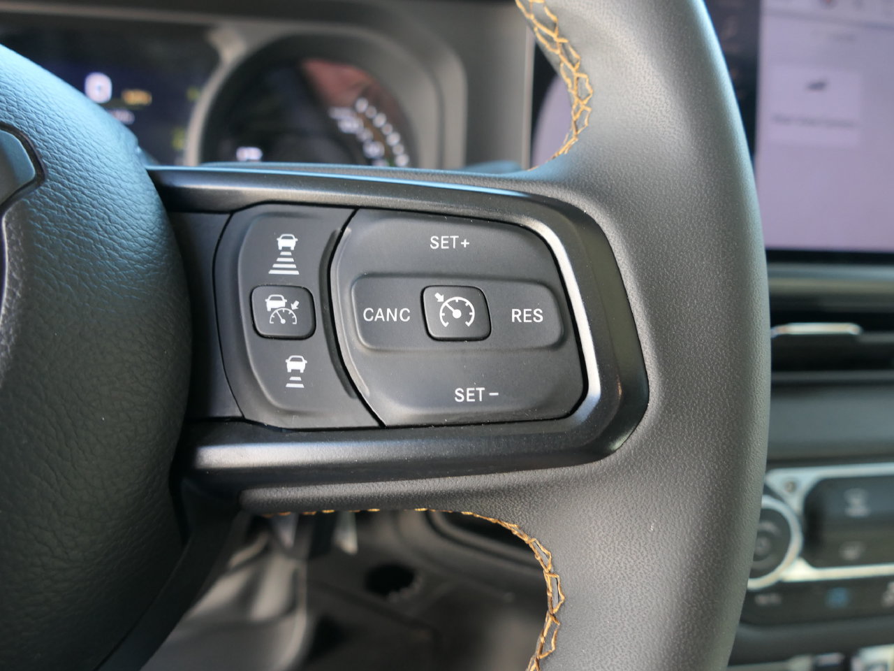 Used 2024 Jeep Wrangler Unlimited AWD/4WD image 18
