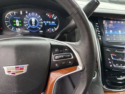 Used 2017 Cadillac Escalade Luxury image 19