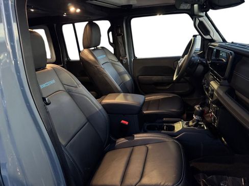 Used 2024 Jeep Wrangler Unlimited Rubicon 4xe image 26