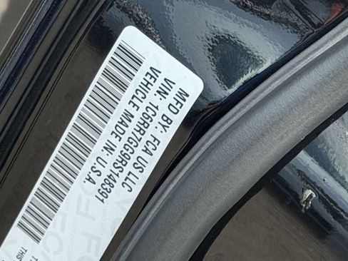 Used 2024 RAM 1500 Classic SLT AWD/4WD image 10