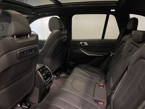 Used 2019 BMW X5 xDrive40i w/ Premium Package 2 AWD/4WD image 23