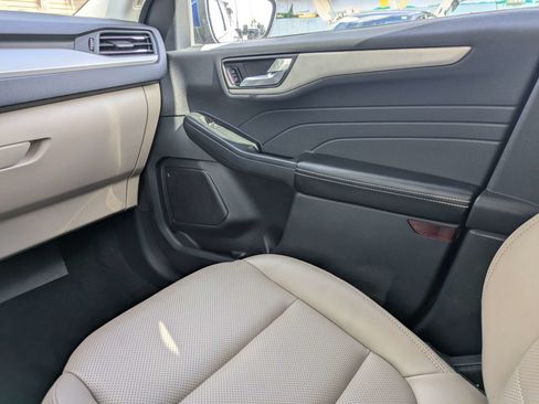 Used 2022 Ford Escape SEL FWD image 20