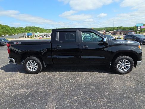 Used 2022 Chevrolet Silverado 1500 LT AWD/4WD image 11