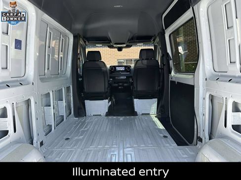 Used 2025 Mercedes-Benz Sprinter 2500 image 12
