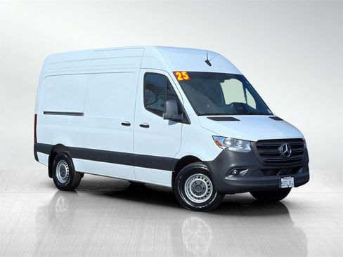 Used 2025 Mercedes-Benz Sprinter 2500 image 1