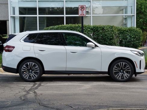 New 2025 BMW X3 xDrive30i w/ Convenience Package image 3