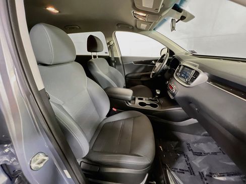 Used 2020 Kia Sorento S AWD/4WD image 26