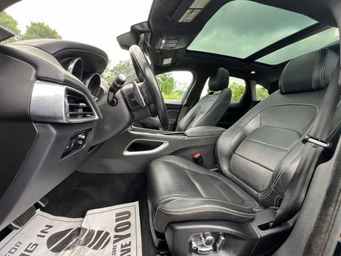 Used 2020 Jaguar F-PACE S AWD/4WD image 41