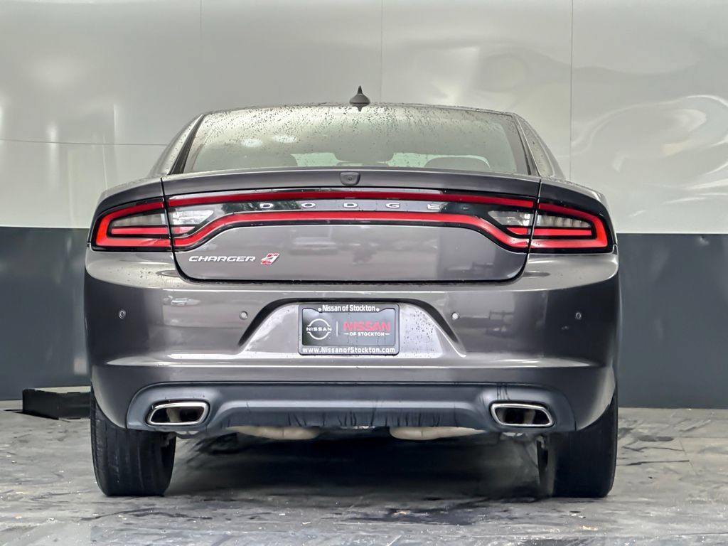 Used 2022 Dodge Charger SXT AWD/4WD image 4