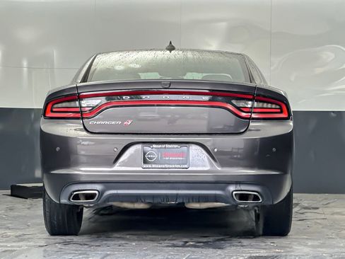 Used 2022 Dodge Charger SXT AWD/4WD image 4