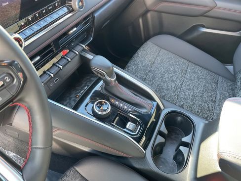 Used 2024 Chevrolet Colorado Z71 w/ Z71 Convenience Package 2 image 20