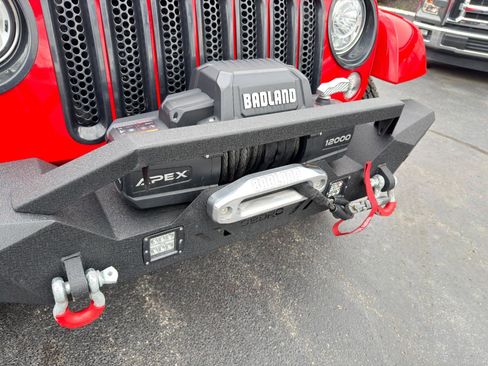 Used 2017 Jeep Wrangler Unlimited Sahara w/ Connectivity Group AWD/4WD image 66